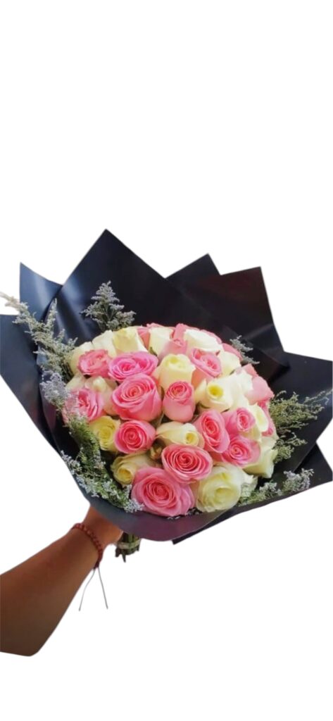 Ramo de rosas blancas y rosas rosas