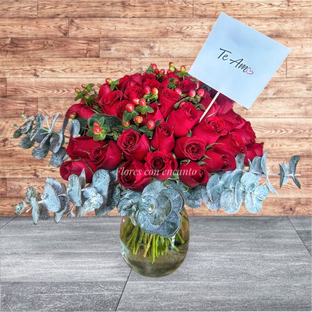 50 ROSAS CON HIPERICUM Y DOLAR