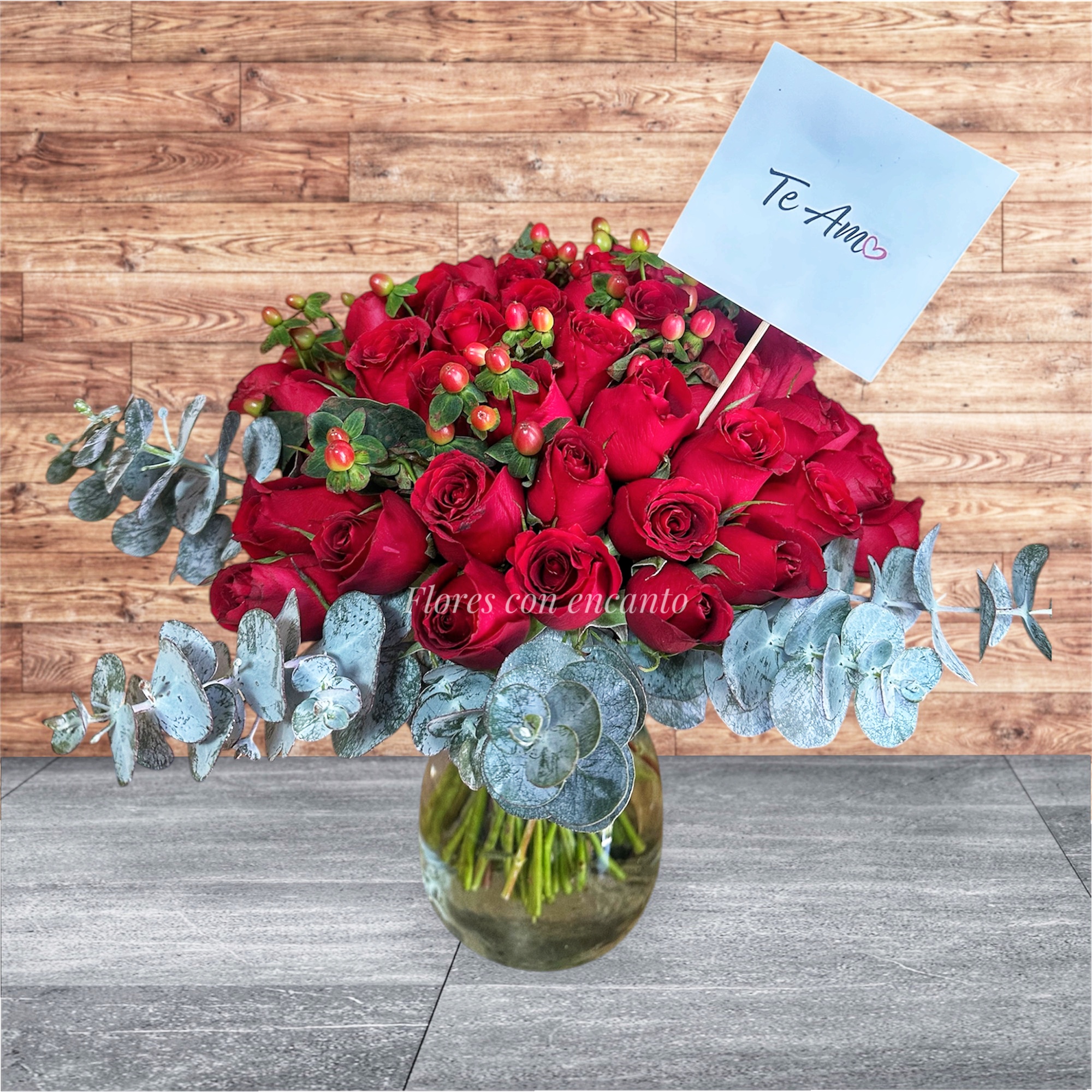 50 ROSAS CON HIPERICUM Y DOLAR
