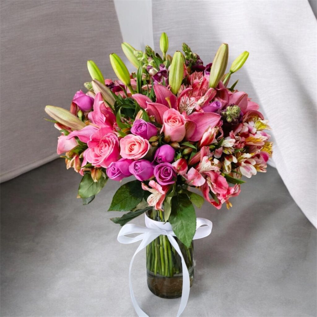 LIRIOS ROSAS, ASTROMELIA Y ROSA ROSA